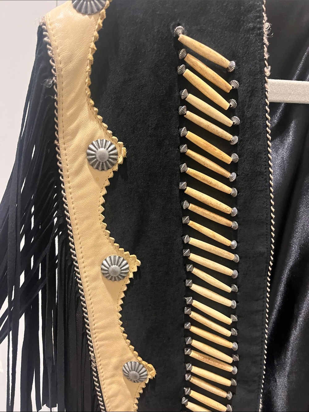 Vest - Picture 4 of 6